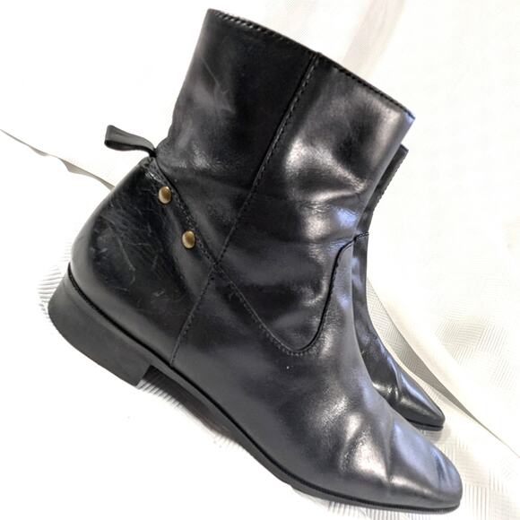 TALBOTS! FINE BLACK GENUINE LEATHER STUDDED HEEL NIPPED TOE ANKLE BOOTS! SZ 8.5B - Picture 1 of 12
